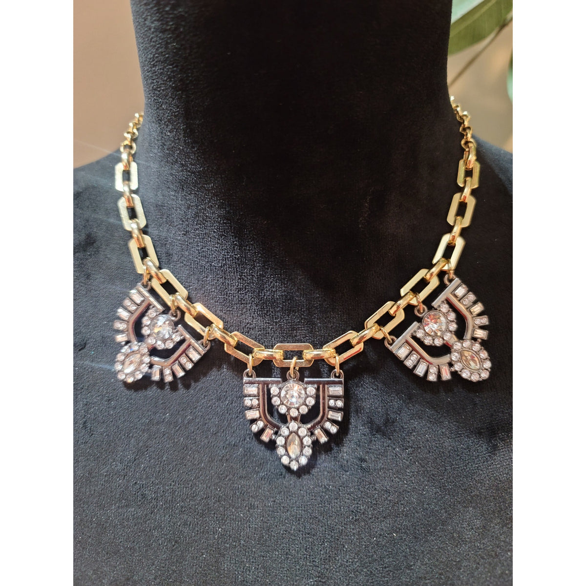 The Limited Women's Gold Chain Necklace With Crystal Pendants And Lobster Claw