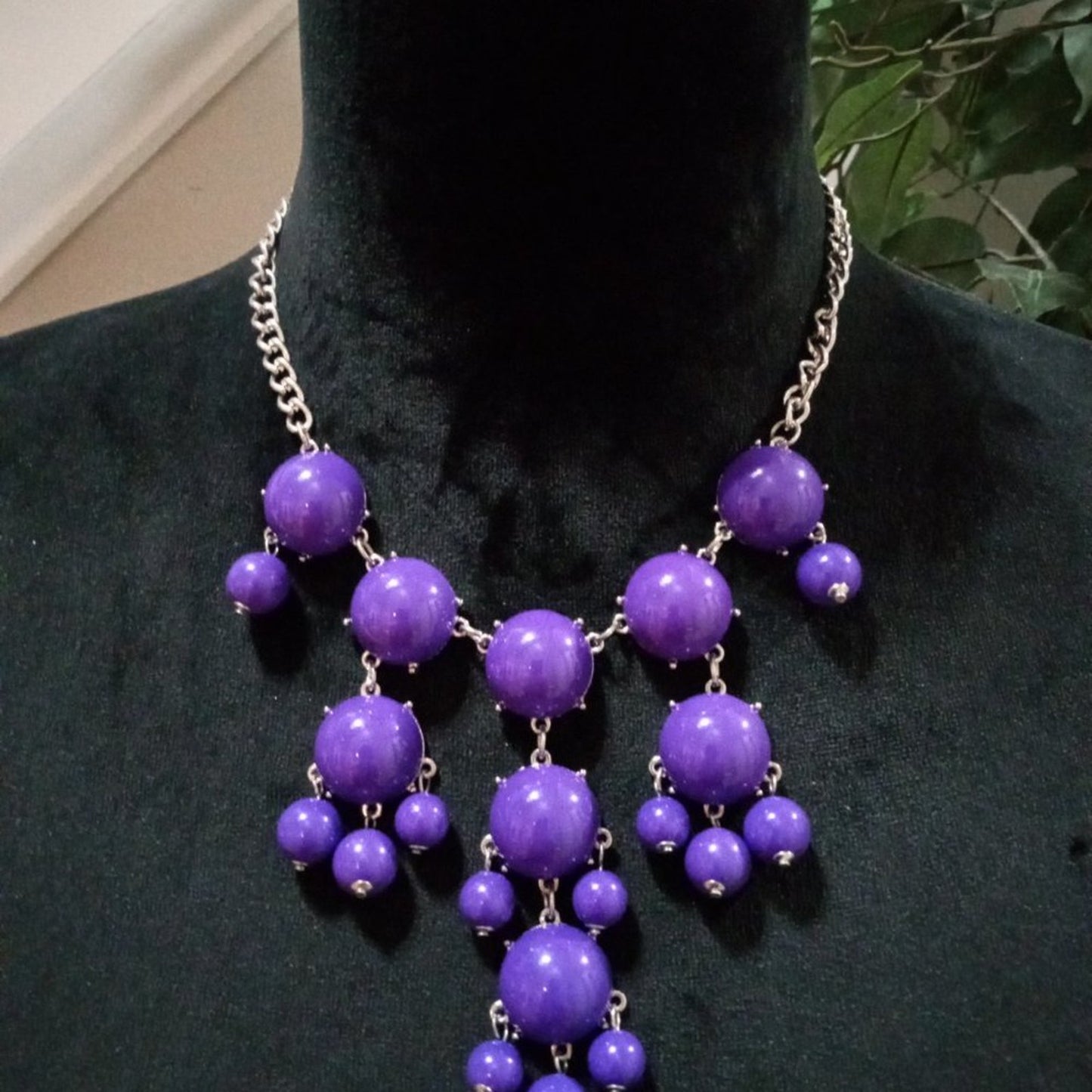 Womens Fashion Chunky Purple Color Beaded Statement Bib Necklace with Lobster