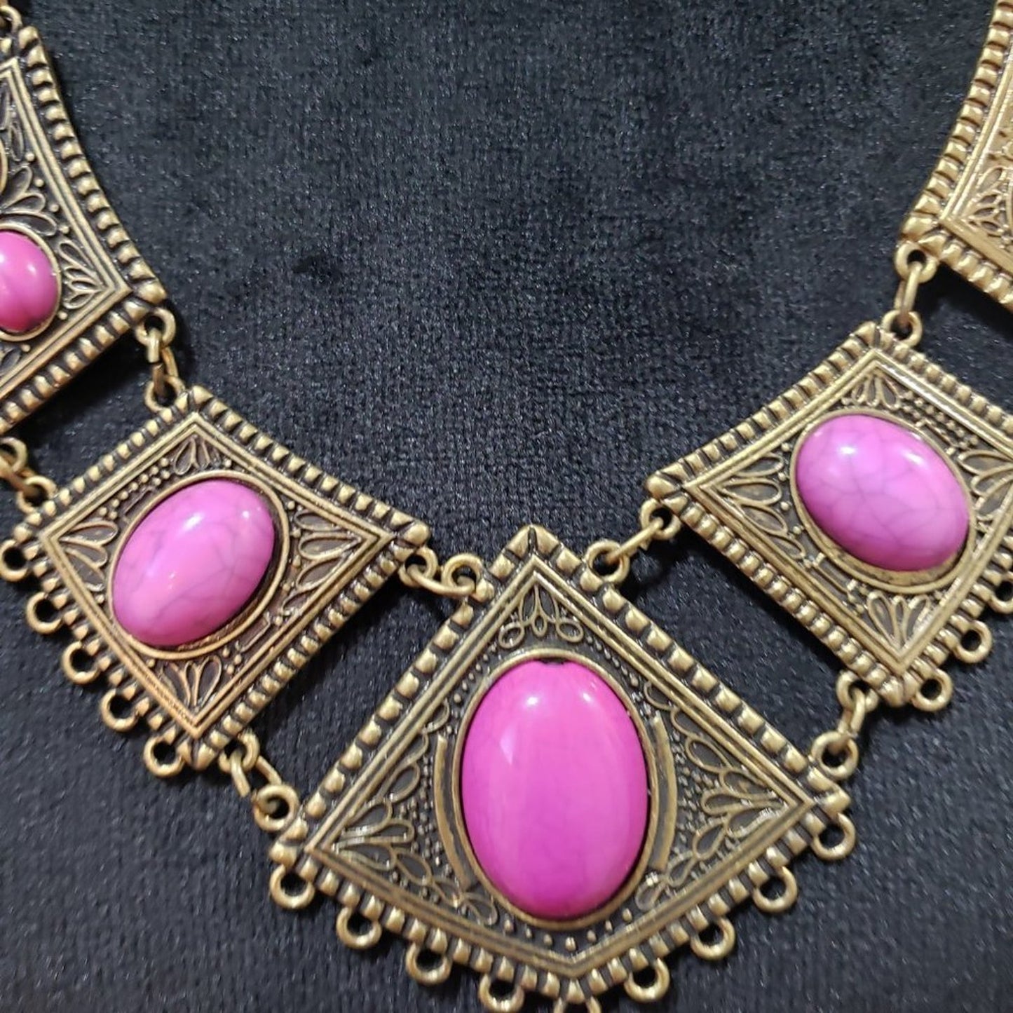 Women Fashion Pink Gem Stone Beads Antiqued Gold Tone Bib Necklace