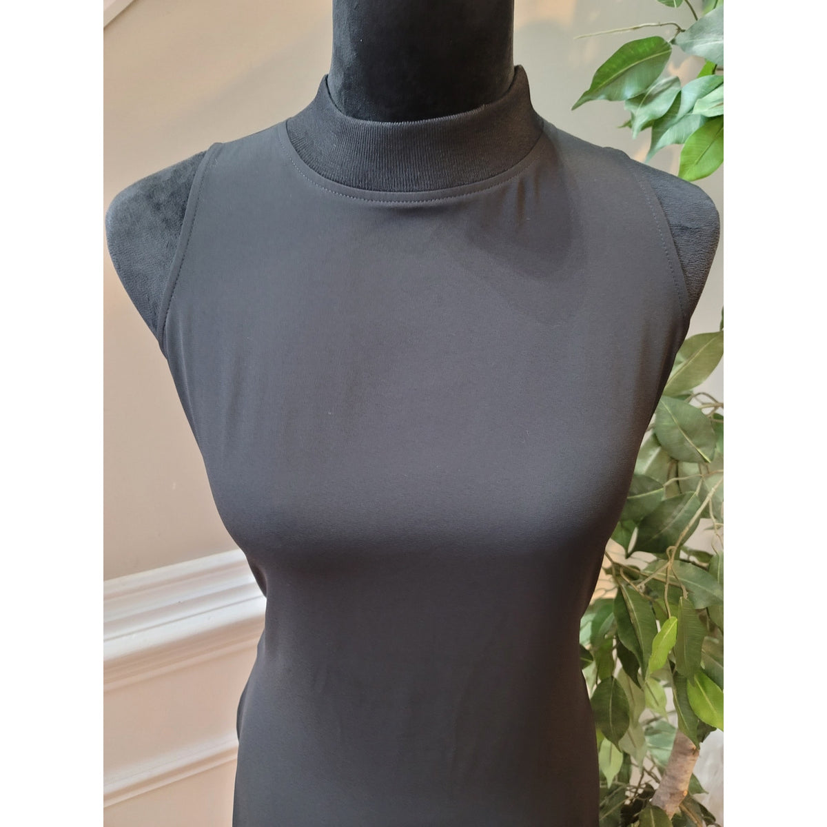 Loft Tank Top Women's SZ XS Black Sleeveless Curved Side Mock Neck Zipper Back