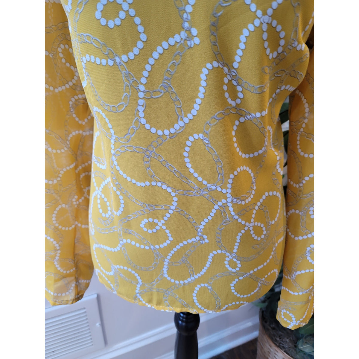 A .New Day Blouse L Yellow White Pearl Chain Crew Keyhole Long Sleeve Pullover