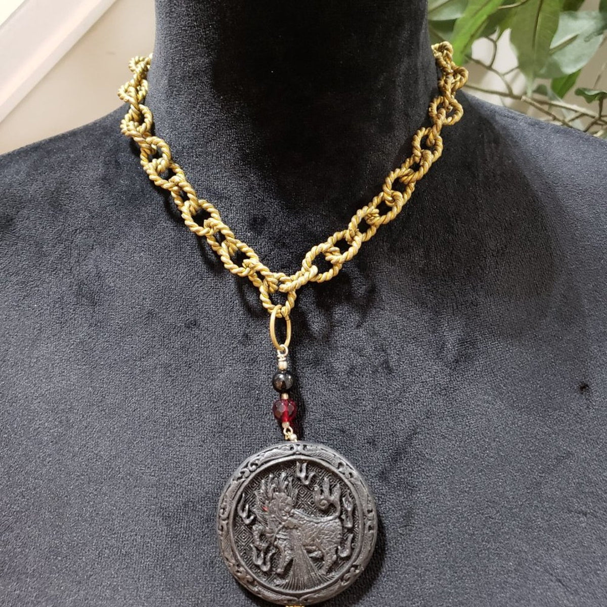 Womens Gold Tone Printed Coin Heavy Bronze Collar Pendant Necklace