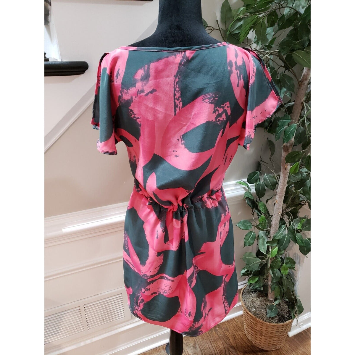 Glam Women's Gray & Pink Polyester Round Neck Short Sleeve Knee Length Dress S