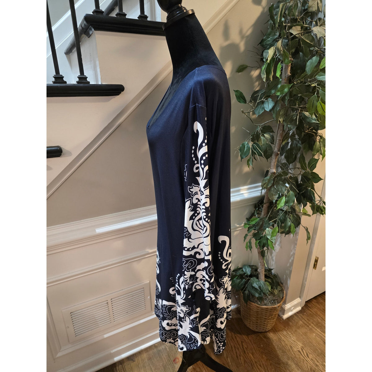 White Mark Yanette Tunic Top 2XL Navy White Stretch Flirty Scoop Drop Shoulder