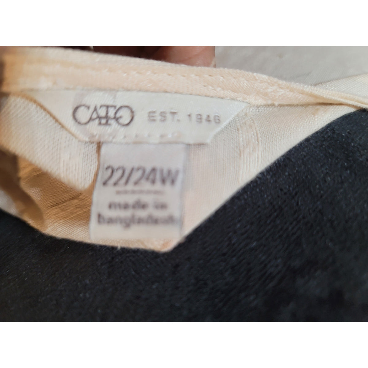 Cato Blouse Top Women SZ 22/24W Off-White Tiered Raw Edge Keyhole Flutter Sleeve