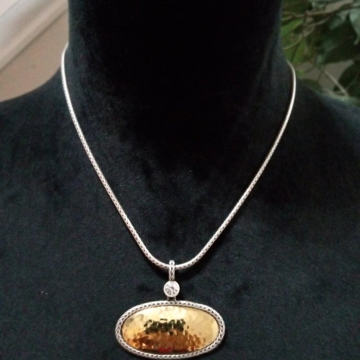 Womens Fashion Boho Style Chunky Gold Tone Hammered Cabochon Pendant Necklace