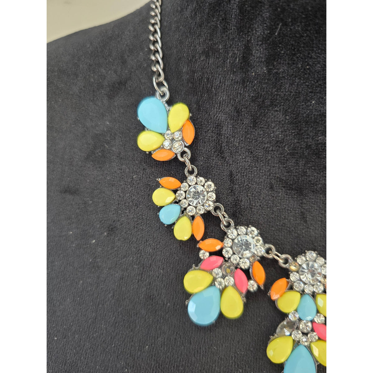 Multicolor Teardrop Rhinestone Bib Statement Necklace Silver Tone Fashion Jewelry