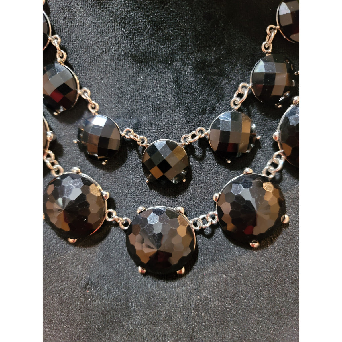 Charming Charlie Women's Black Faceted Bead Statement Necklace Lobster Claw Lock