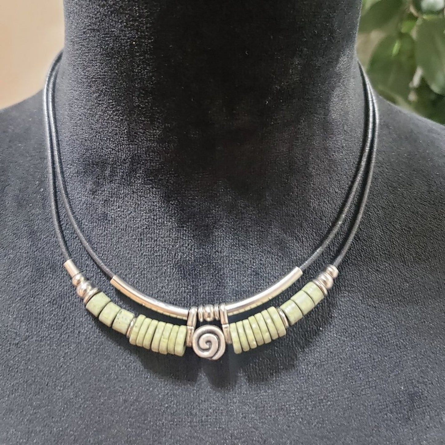 Women Fashion Double Strand Green Beads Gold Tone Tube Statement Choker Necklace