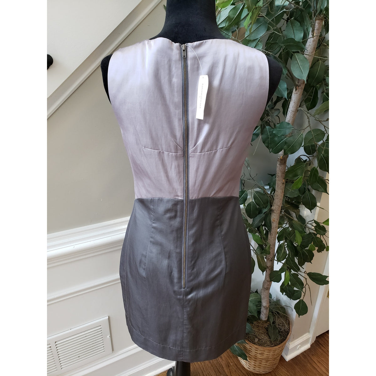 Banana Republic Sheath Dress Womens Size 6 Gray Pockets Sleeveless Back Zipper