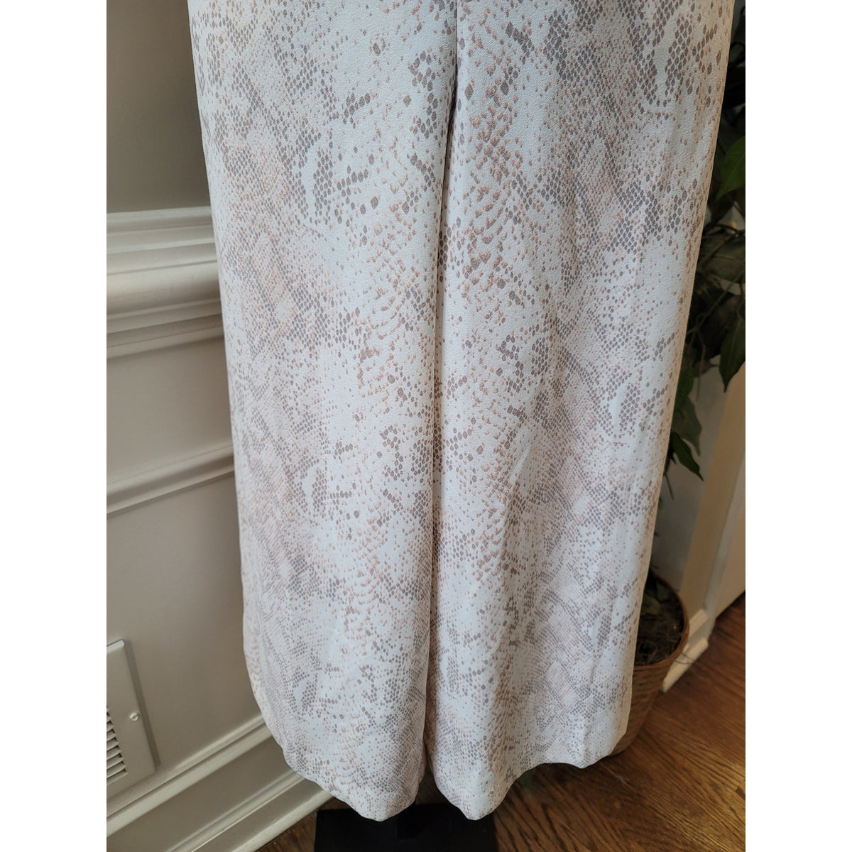 LOFT Outlet Snake Print Jumpsuit Women's Size 2 Beige Wide Leg Summer Romper