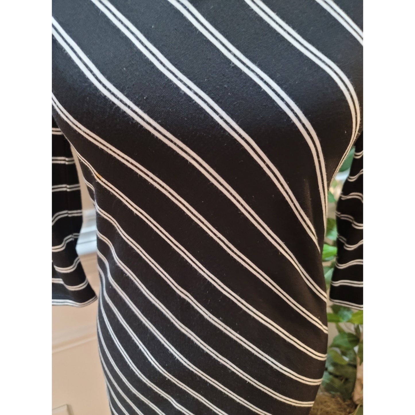 White House Black Market Top Women’s Size Small Black White Stripe 3/4 Sleeves