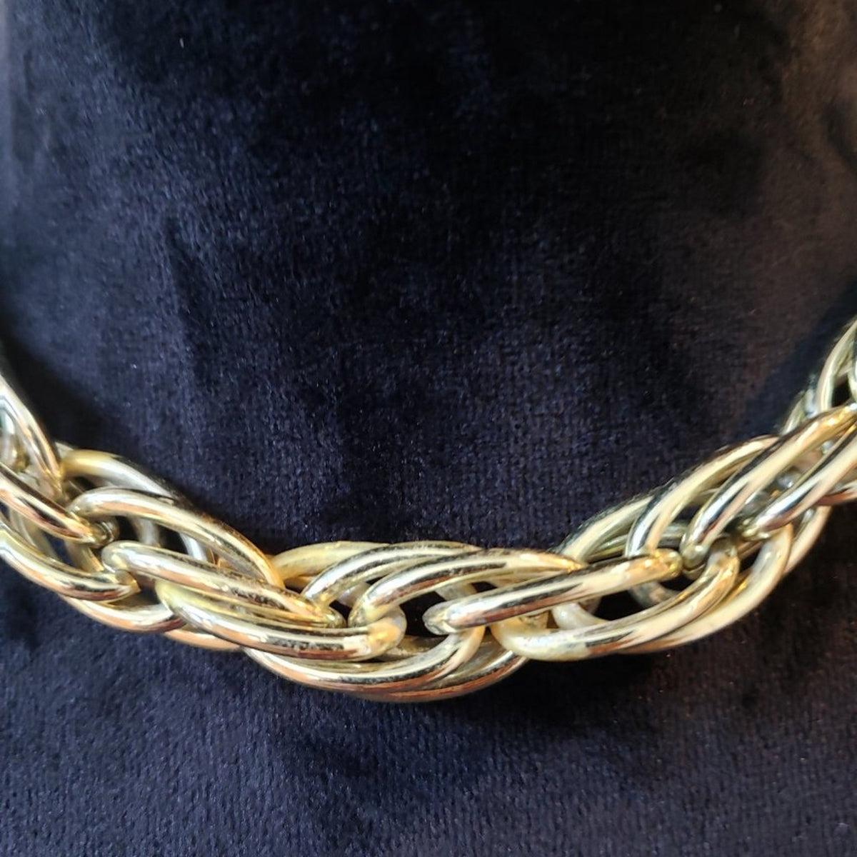 Womens Fashion Gold Tone Double Spiral Chain Collar Necklace with Pearl Clasp