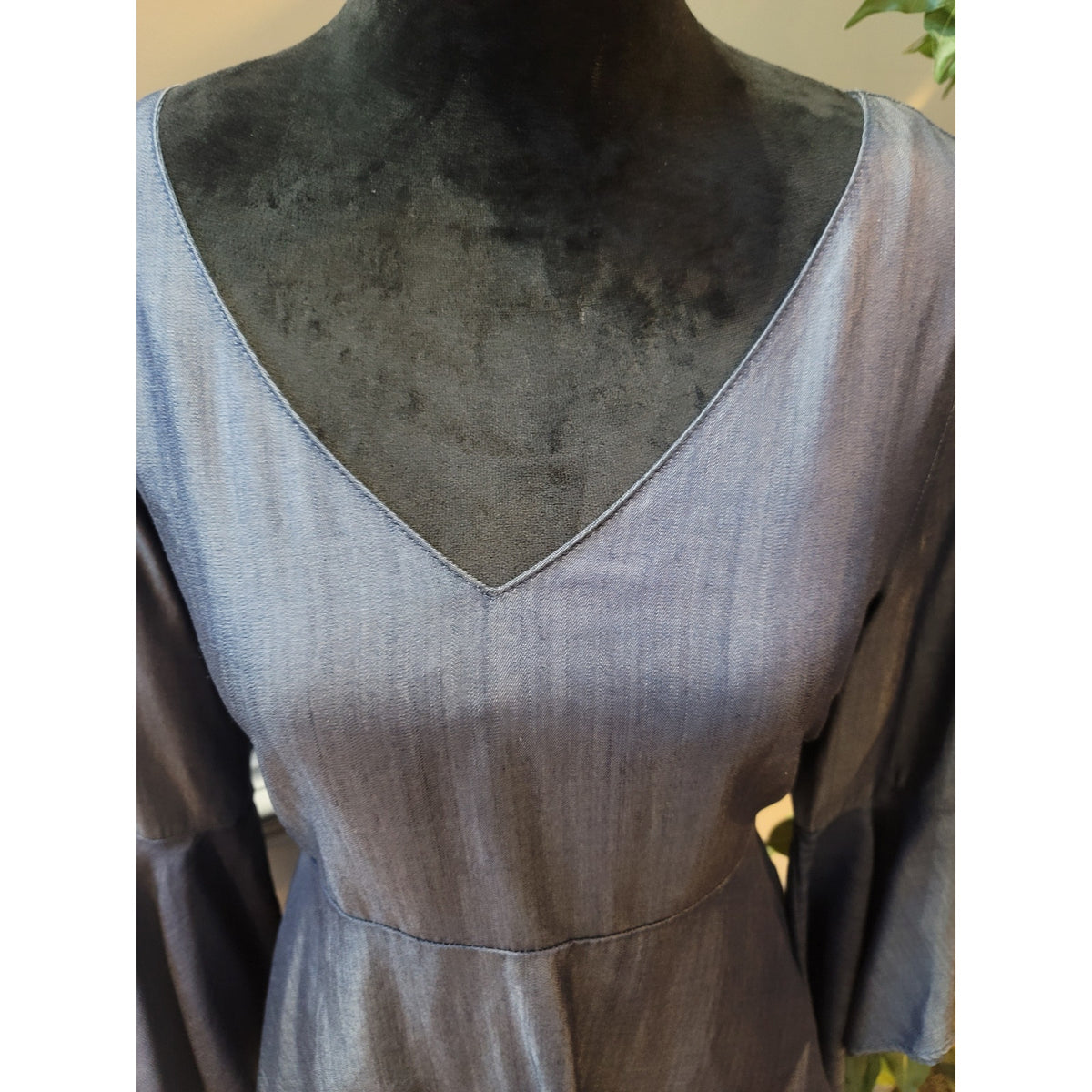 White House Black Market Peplum Top 10 Blue Denim Dramatic Bell Sleeve Pullover