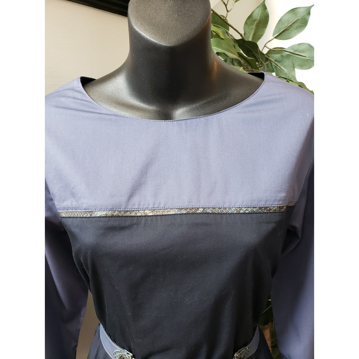 Elie Tahari Chiles Dress Women Size 8 Blue Long Sleeve Sold Out Belted Gorgeous
