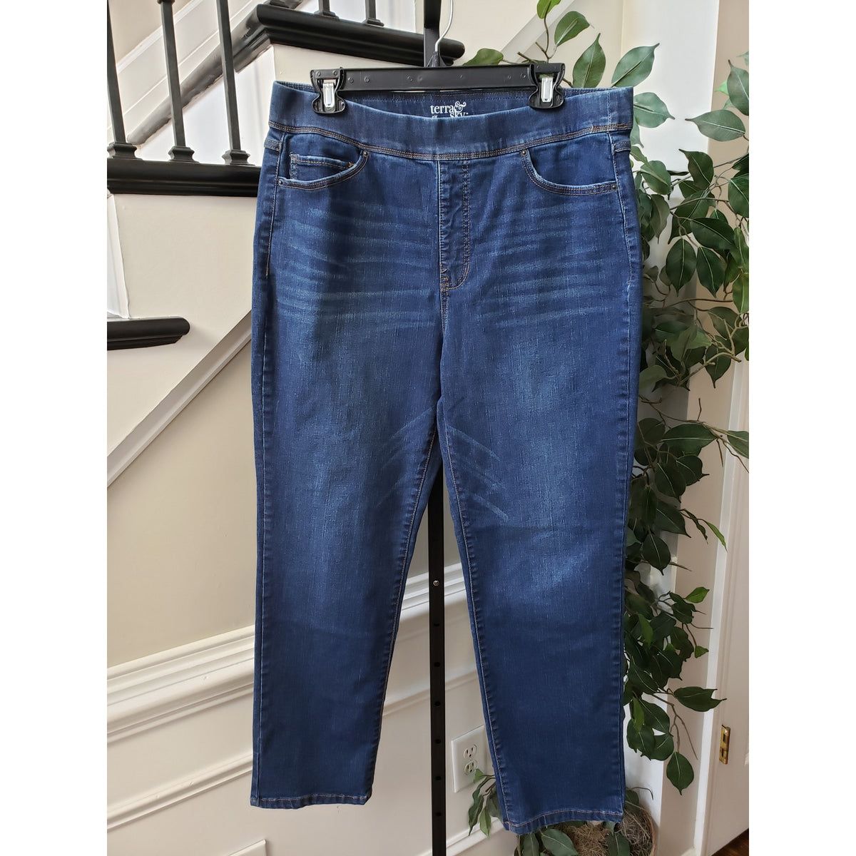 Terra & Sky Jeans Womens 14W Blue Denim Pockets High Rise Waistband Skinny Leg