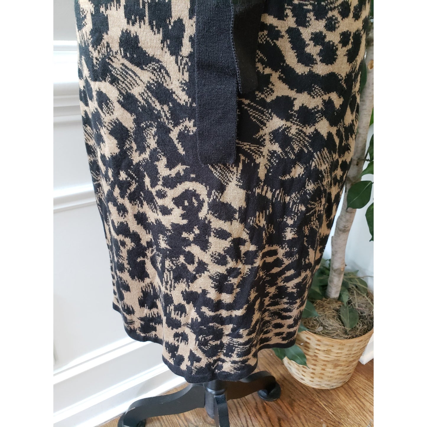 Calvin Klein Sweater Dress Womens Medium Black Animal Print Dolman Sleeve Belted