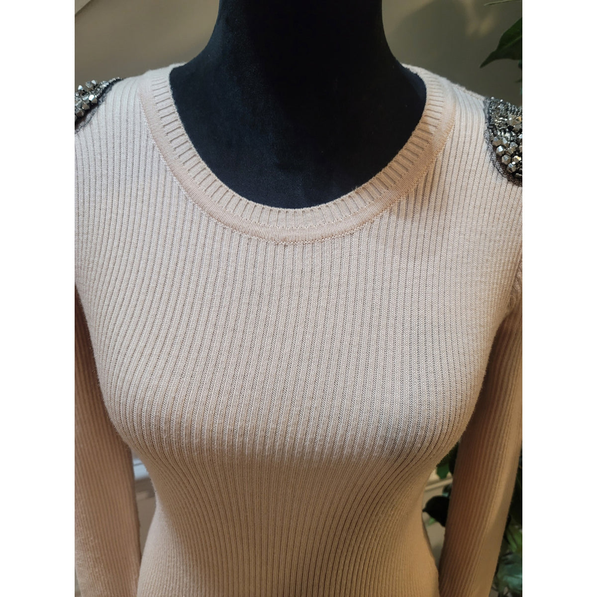Robin Pullover Sweater Women's Size XS Beige Ribbed Fringe Shoulder Long Sleeves