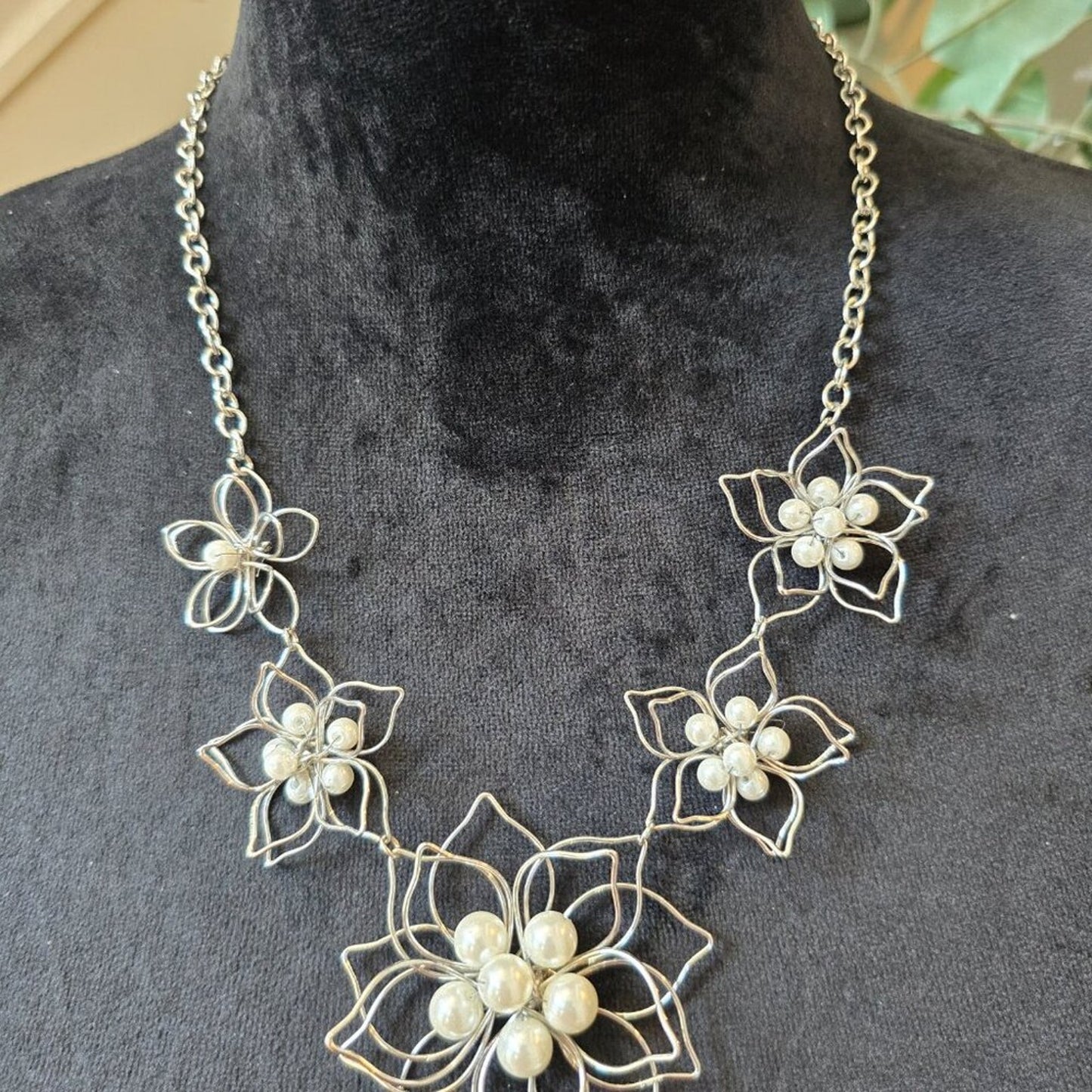 Womens Silver Tone Filigree Flowers Faux Pearl Details Necklace w/ Lobster Clasp