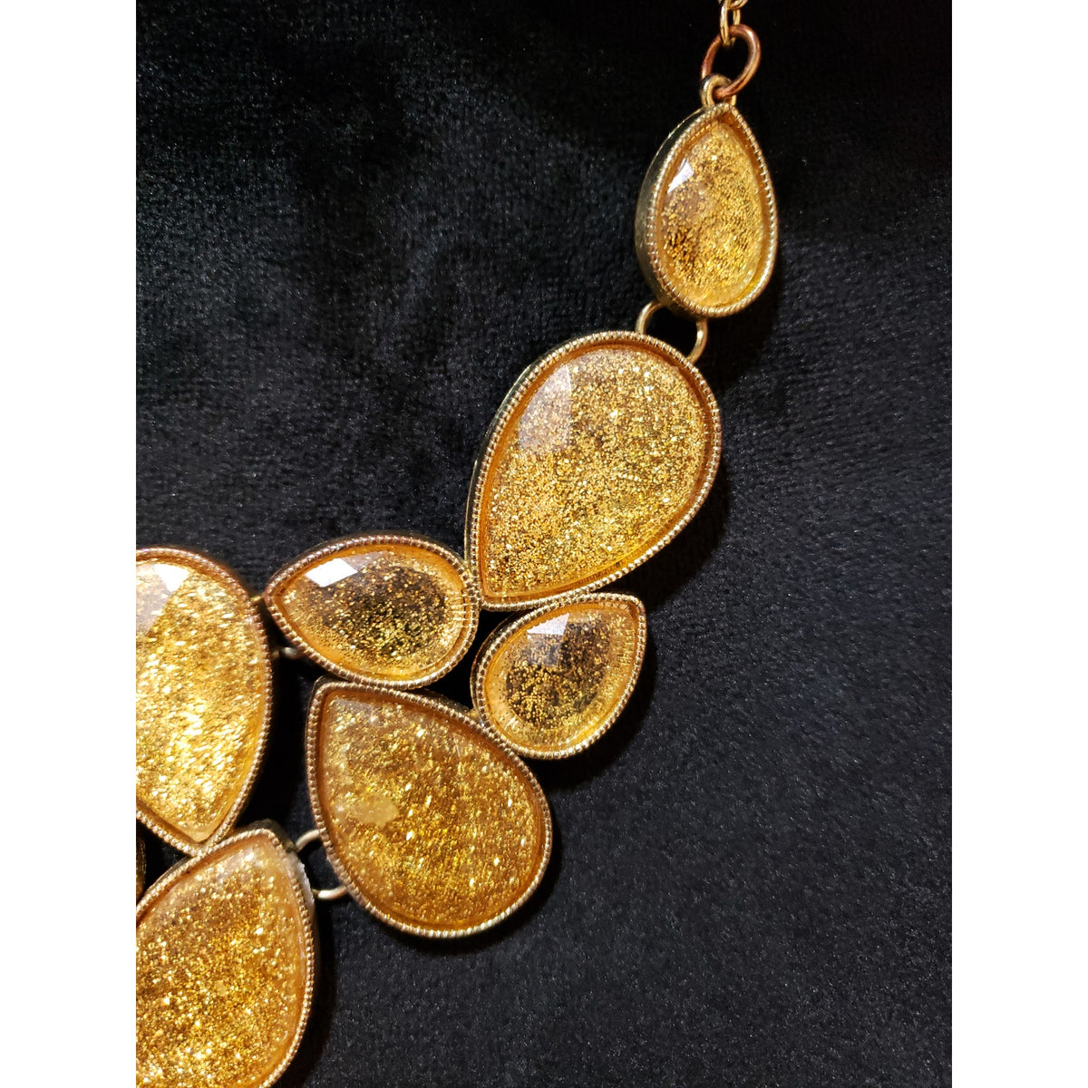 Women Fashion Gold Tone Shimary Art Glass Bezel Rimed Teardrops Bib Necklace