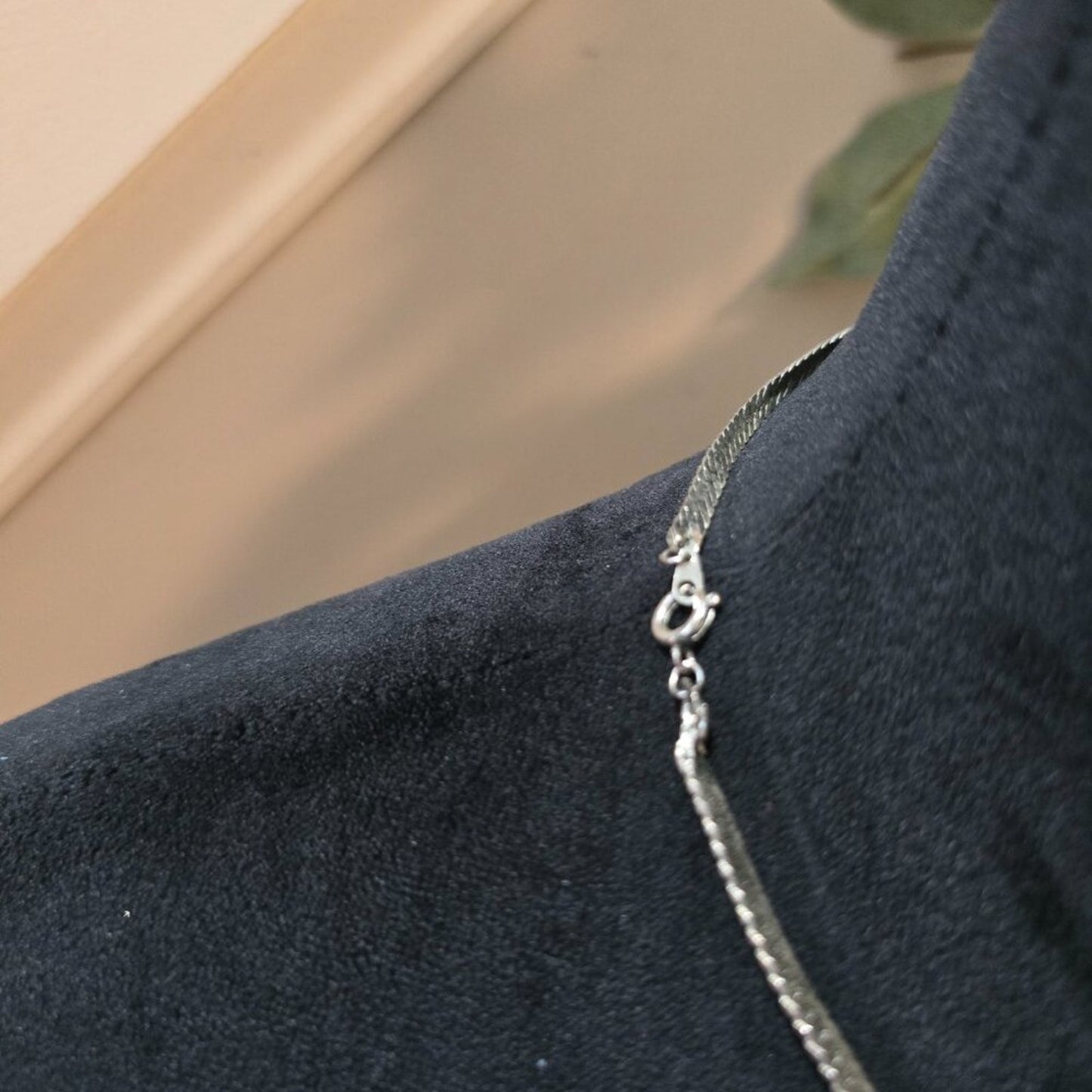 Womens Vintage Trifari Silver Tone Metal Pendant Necklace with Lobster Clasp