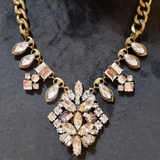 Womens Fashion Gold Tone Clear Crystal Petals Flower Pendant Necklace w/ lobster