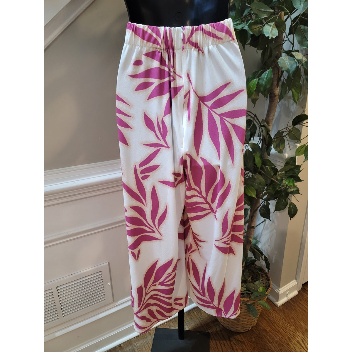 Roylamp Co-Ord Set Women's Small White/Pink Palm Leaf Round Neck Sleeveless