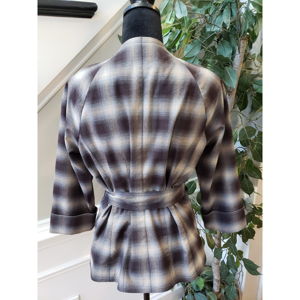 Signature by Larry Levine Jacket Womens Small Purple Plaid 3/4 Sleeve Tie Belted