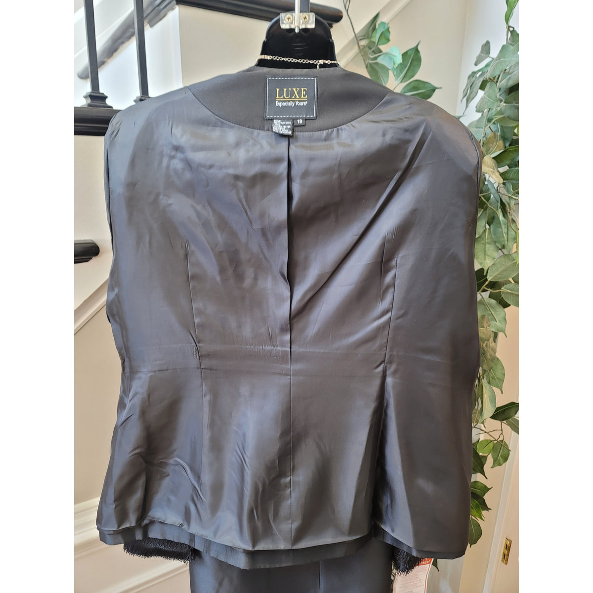 Luxe Skirt Suit Women's Size 18 Black Fringe Ribbon Back Zipper Fully Lined