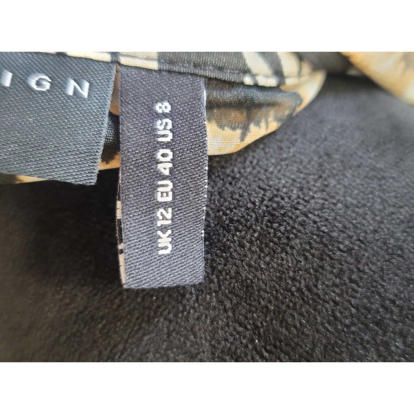 ASOS DESIGN Blouse Women's Size 8 Black Beige Animal Print Long Sleeves Shirt