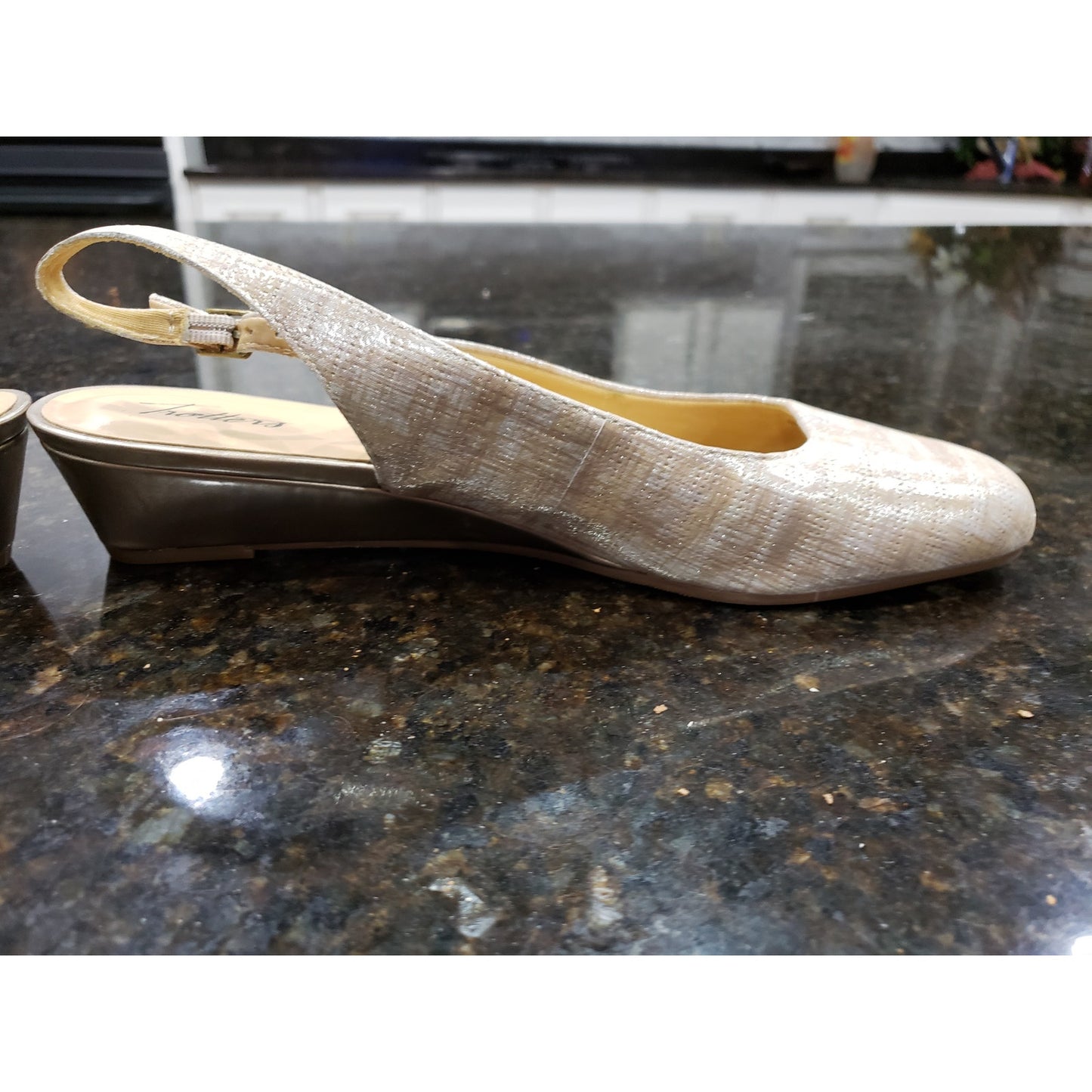 Trotters Lenore Pump Women Beige Leather Wedge Heel Adjustable Strap Buckle 12N