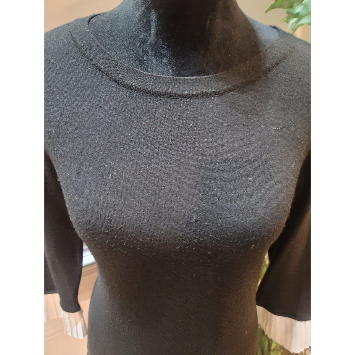 Vida Milani Pullover Sweater Women's Medium Black/White Pleated Cuff Side Slit