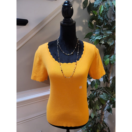 Ann Taylor Blouse Top Women's Large Yellow Scallop Trim Scoop Neck Short Sleeves
