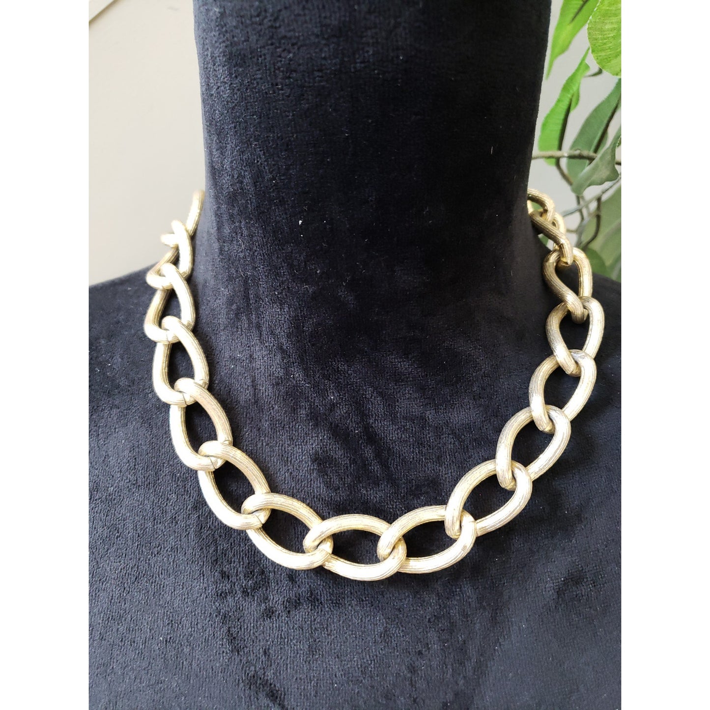 Womens Fashion Gold Tone  Curb Link Chain Collar Necklace with Toggle Clasp