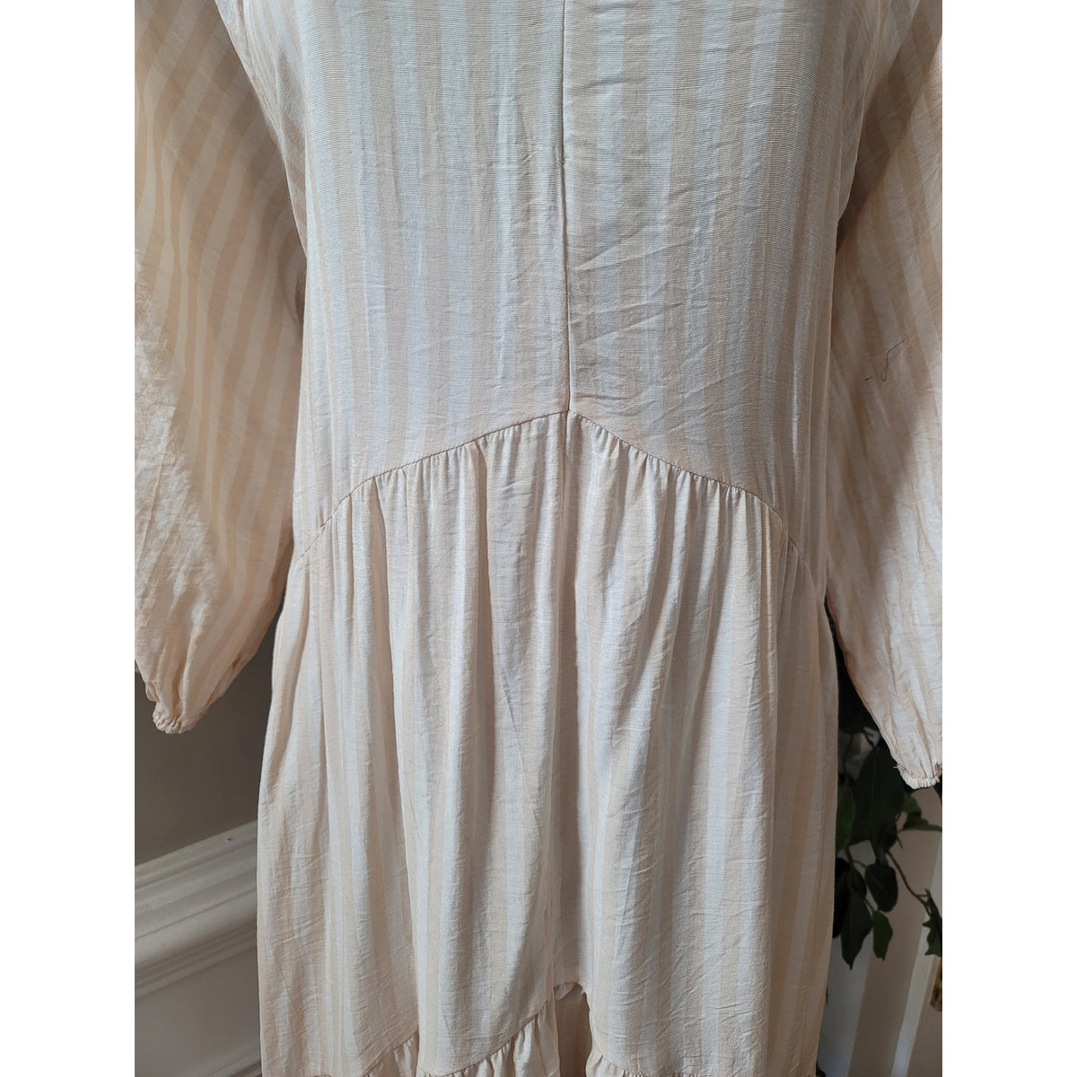 Moon River Striped Dress Women's Size Medium Pink White Balloon Sleeves