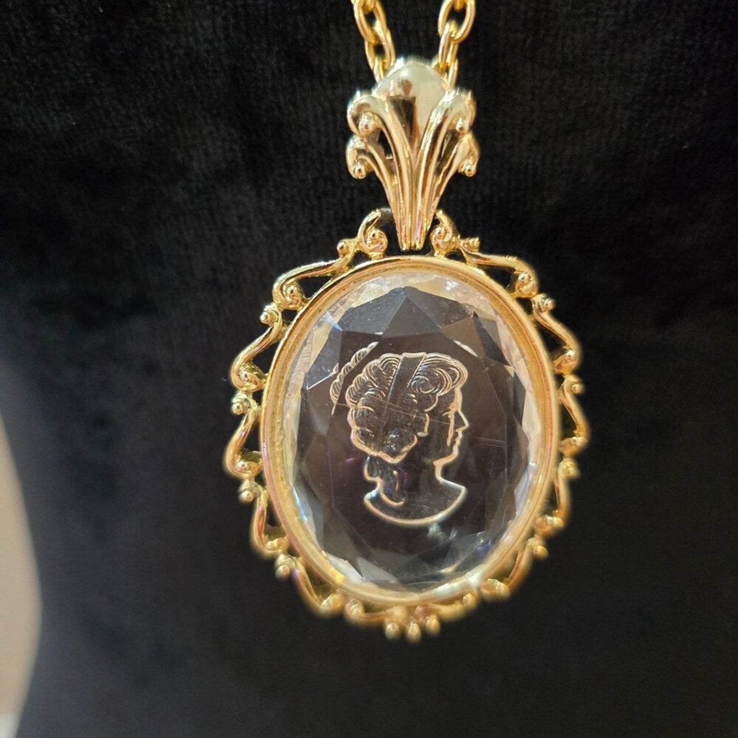 Womens Gold Tone Frosted Lady Intaglio Cameo Pendant Necklace with Lobster Clasp