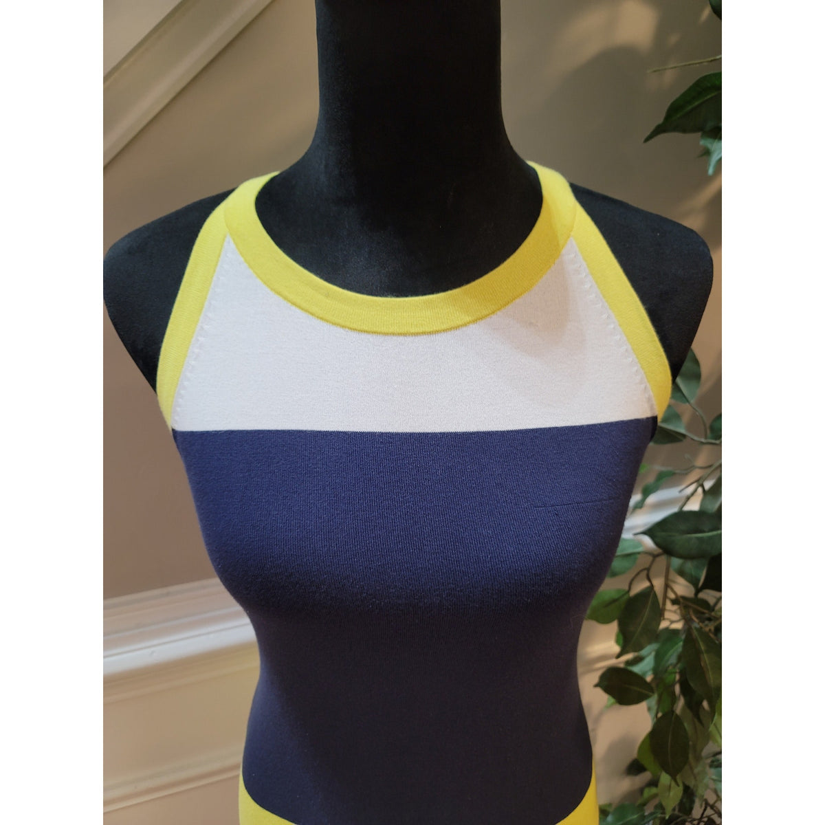 Banana Republic Tank Top Women's Small Blue/Yellow Comfort Round Neck Sleeveless