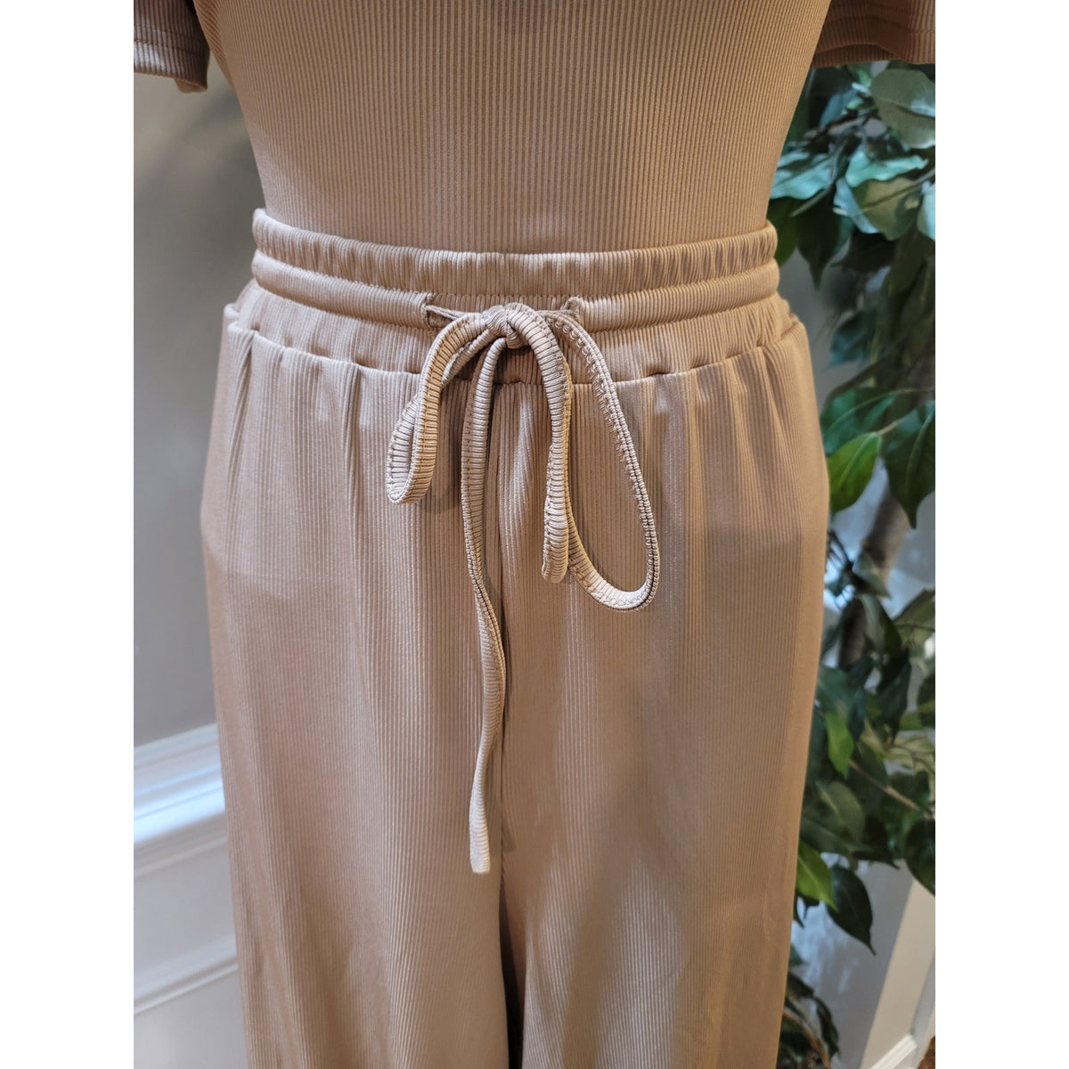 Yozy Bodysuit Set Women's Size 14 Tan Ribbed Short Sleeve Drawstring Scoop Neck