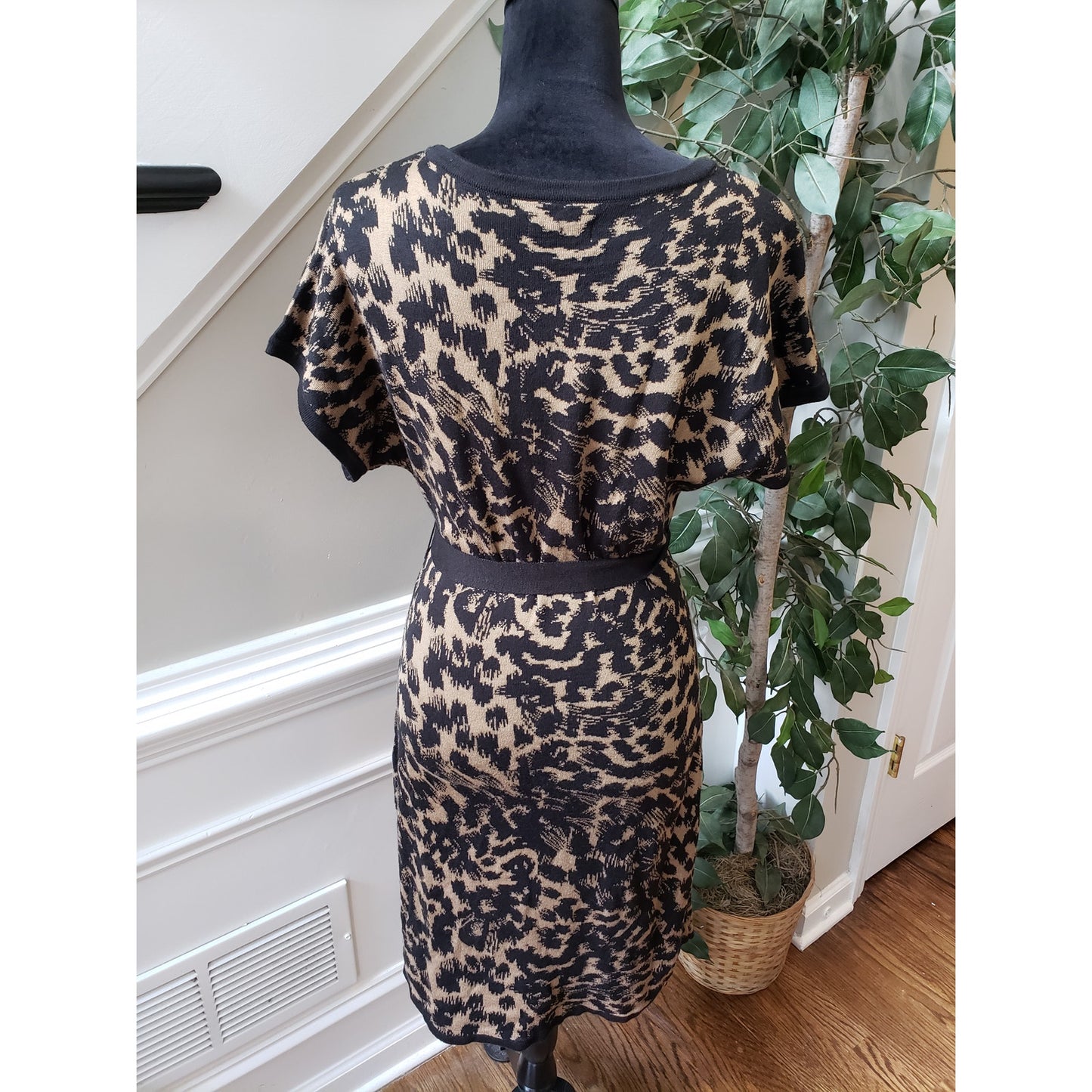 Calvin Klein Sweater Dress Womens Medium Black Animal Print Dolman Sleeve Belted