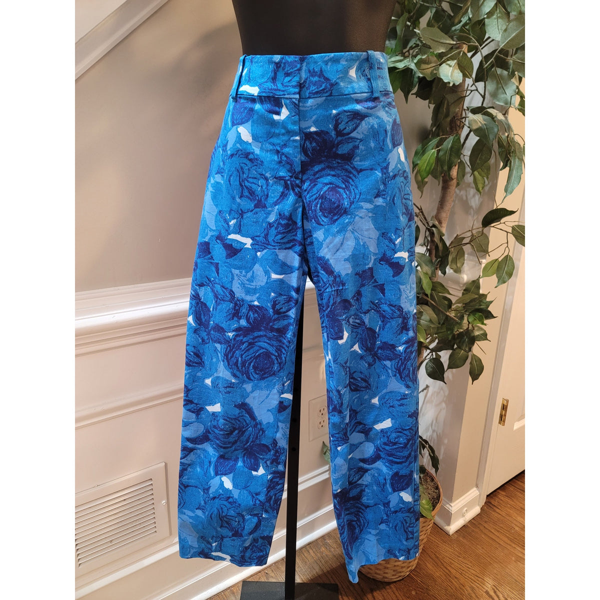 Ann Taylor Pant Suit Women's Size 10/8 Blue Floral Single Button Blazer Pockets