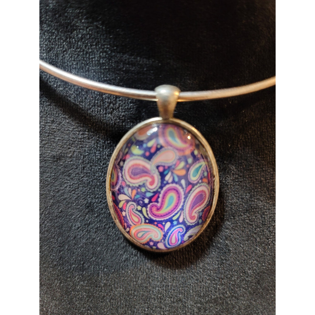 Carol for Eva Graham Paisley Pattern Choker Necklace with Matching Earrings