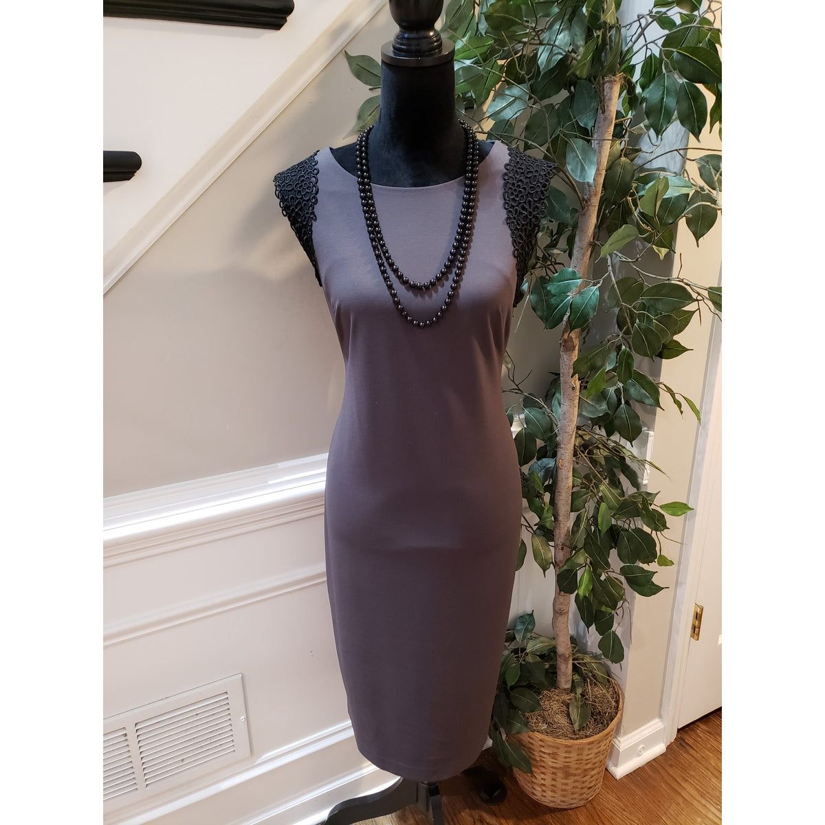 Calvin Klein Bodycon Dress Women 12 Gray Lace Trim Sleeveless Stretch Back Zip
