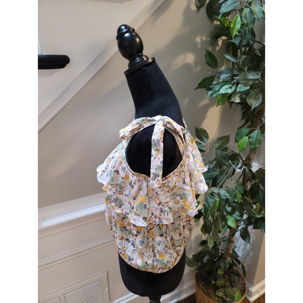 Lauren Conrad Blouse Top Womens Medium Multicolor Floral One Shoulder Ruffle Tie