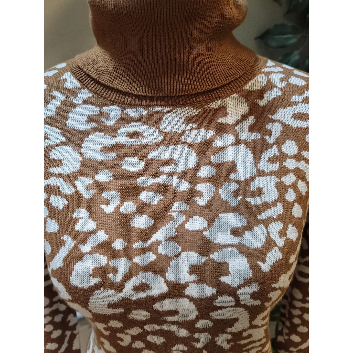 14th and Union Turtleneck Sweater Women S Brown White Leopard Print Long Sleeve