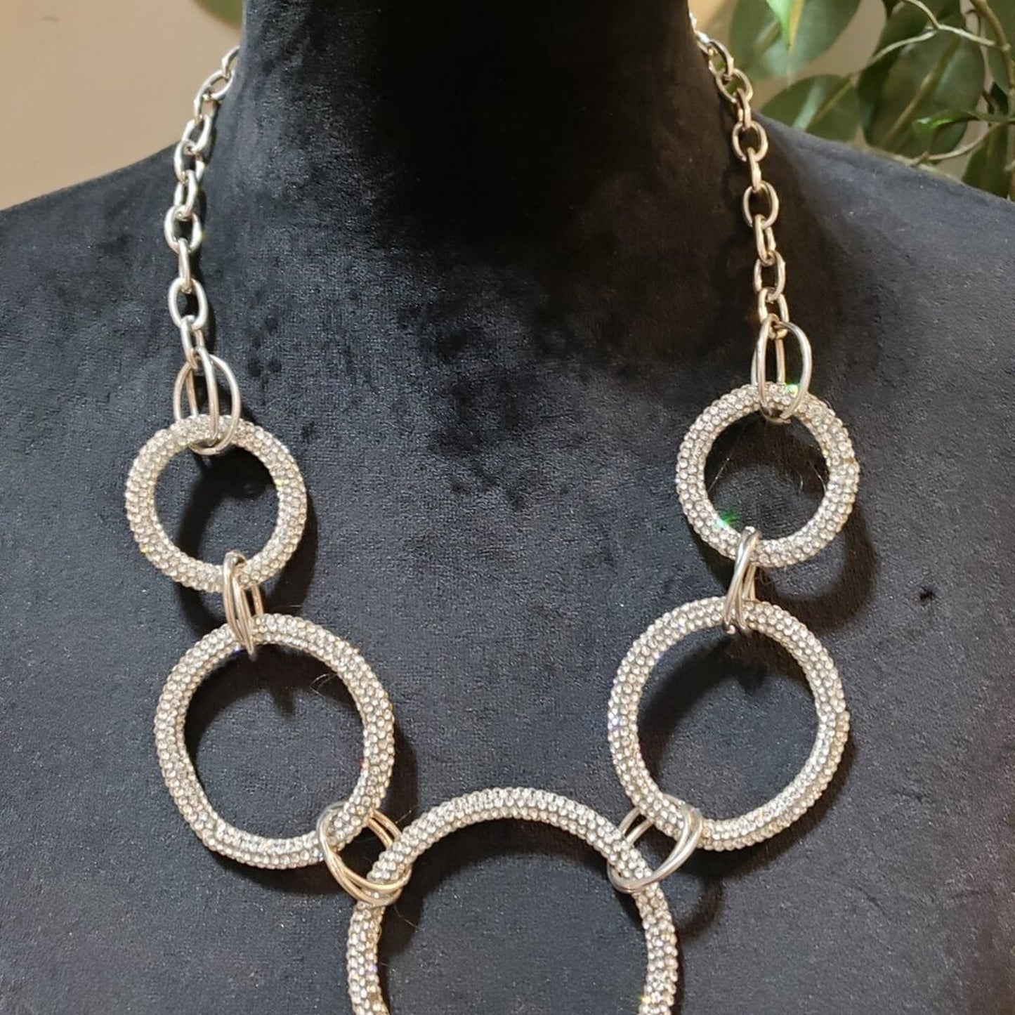 Womens Fashion White Rhinestone Donut Links Necklace Jewelry with Lobster Clasp.