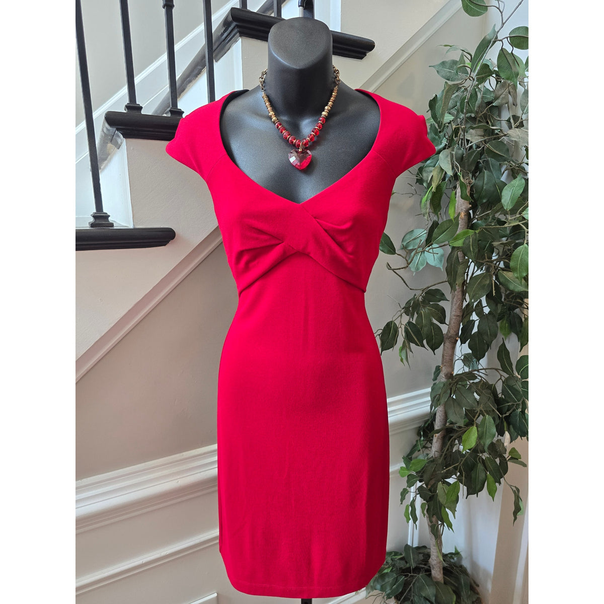 Muse Sheath Dress Women's SZ 4 Rose Red Twist-Front Cap-Sleeve Back Zipper