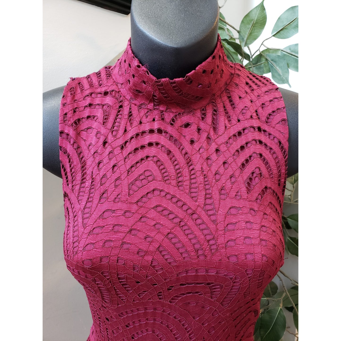 Bar III Bodycon Dress Women Small Burgundy Crochet Sleeveless Mock Neck Back Zip