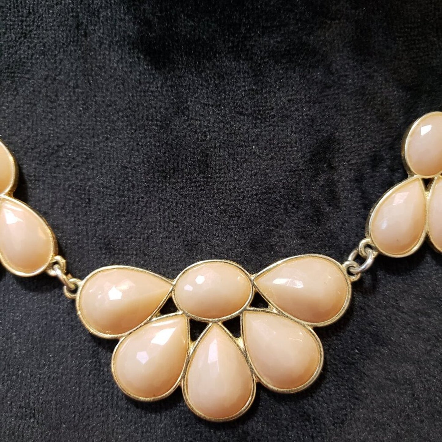Women Fashion Peach Gemstone Statement Elegant Necklace Jewelry w/ Lobster Clasp