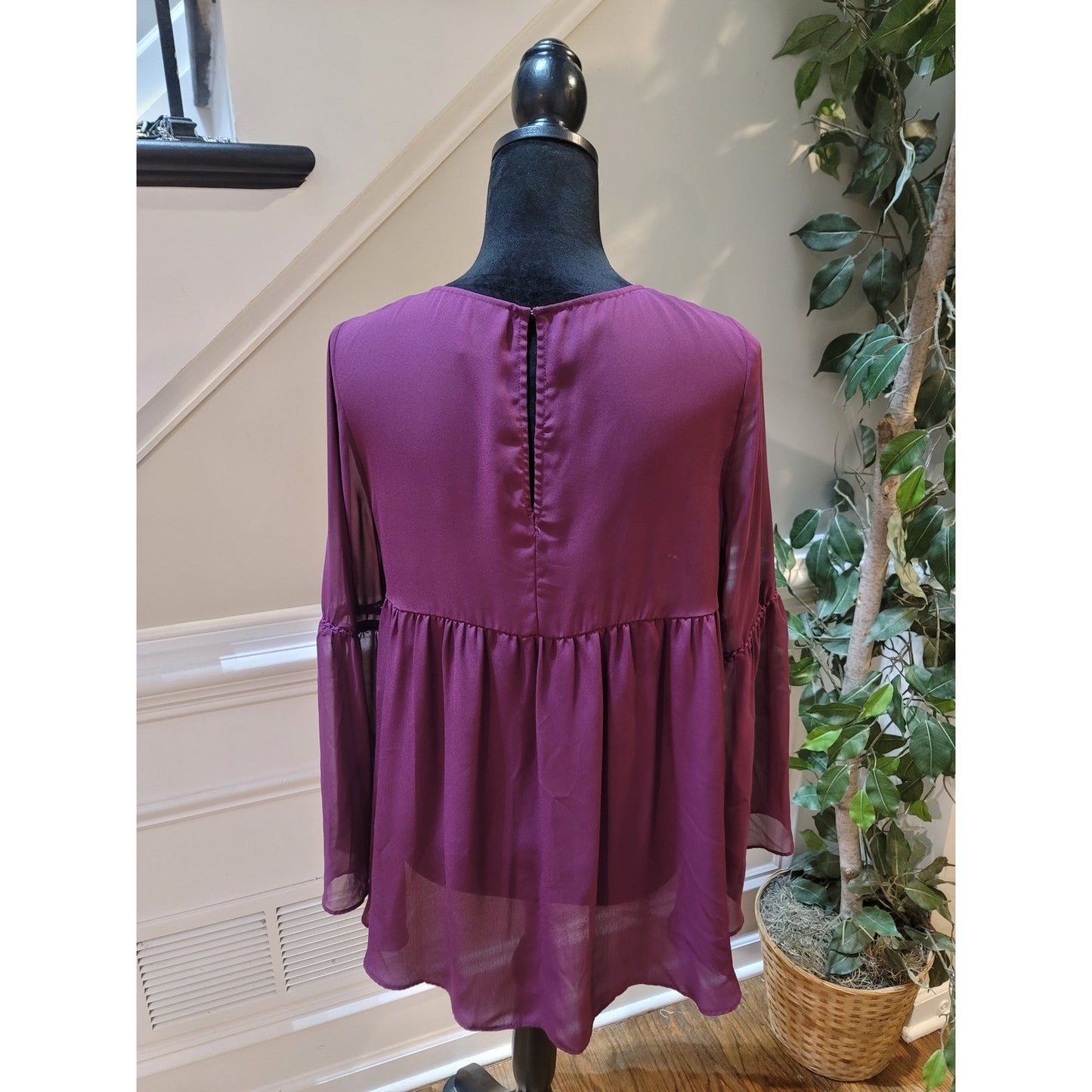 Stylus Top Women’s Size Medium Purple 100% Polyester Peplum Hem Bell Sleeves