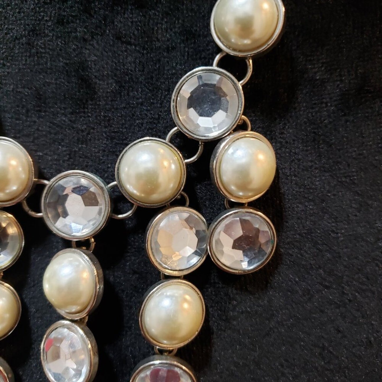 Womens Fashion Ivory Pearl & Clear Acrylic Necklace Jewelry with Lobster Clasp